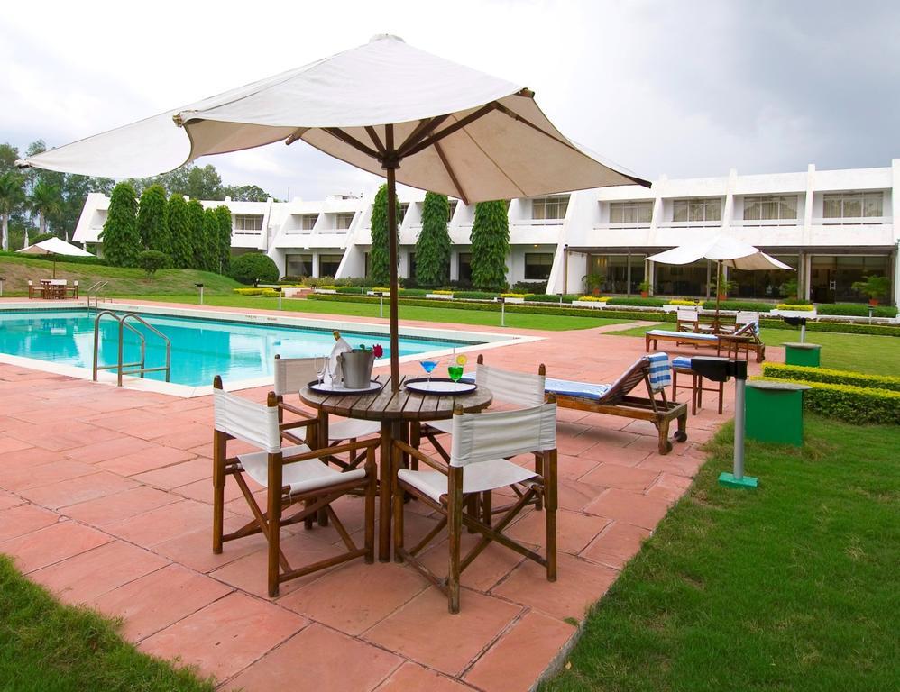 Radisson Jass Hotel, ขชุราโห ภายนอก รูปภาพ