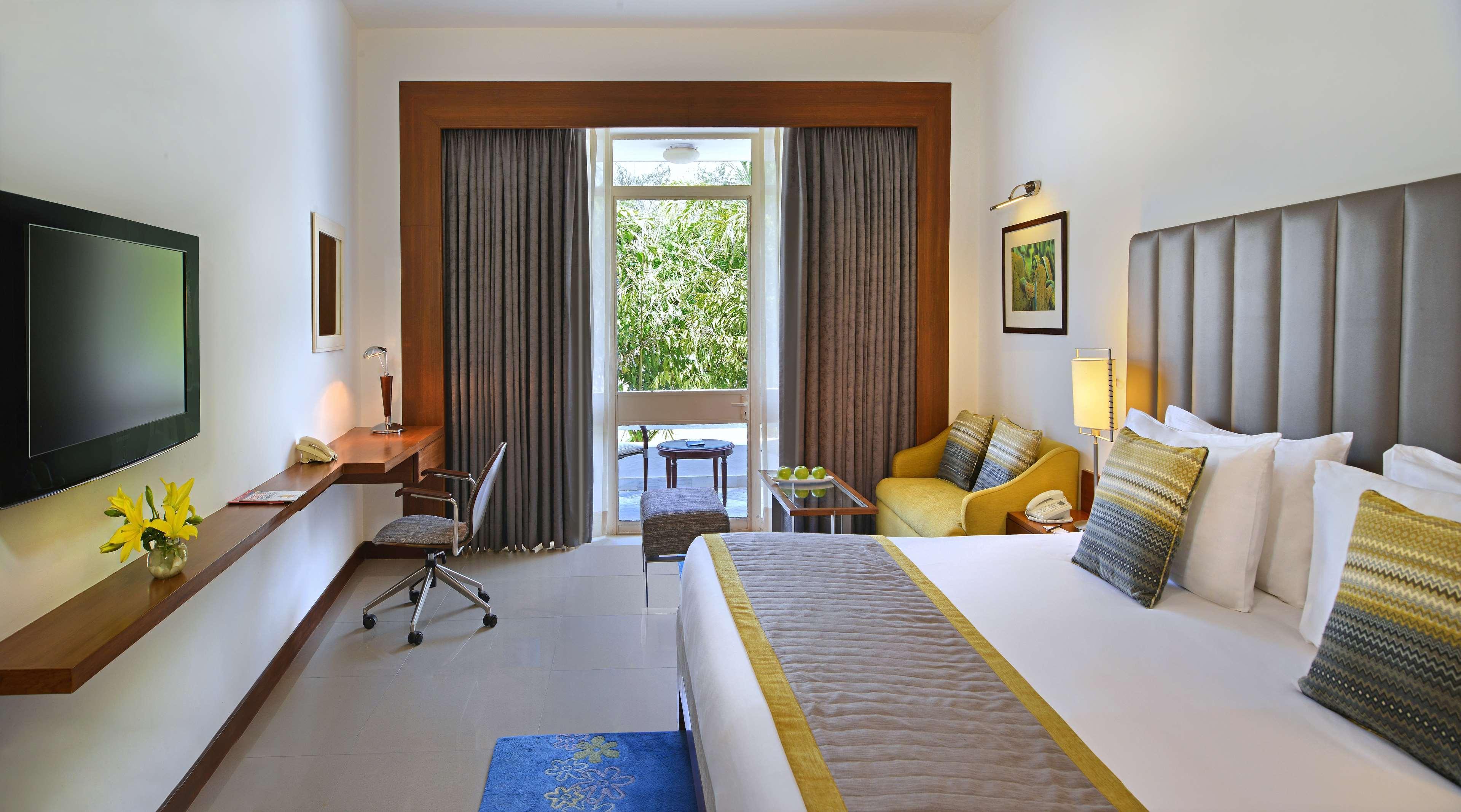 Radisson Jass Hotel, ขชุราโห ภายนอก รูปภาพ