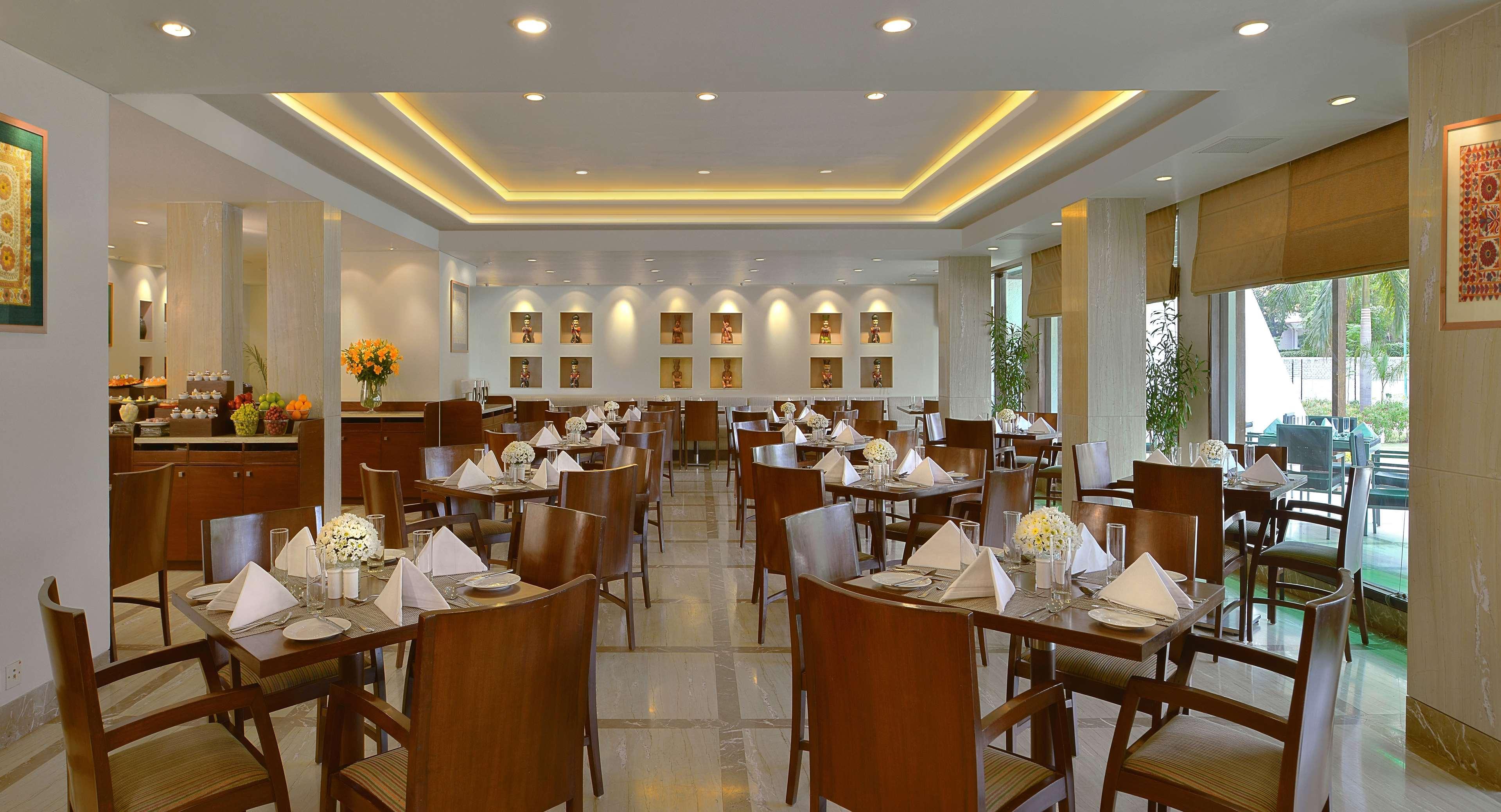 Radisson Jass Hotel, ขชุราโห ภายนอก รูปภาพ