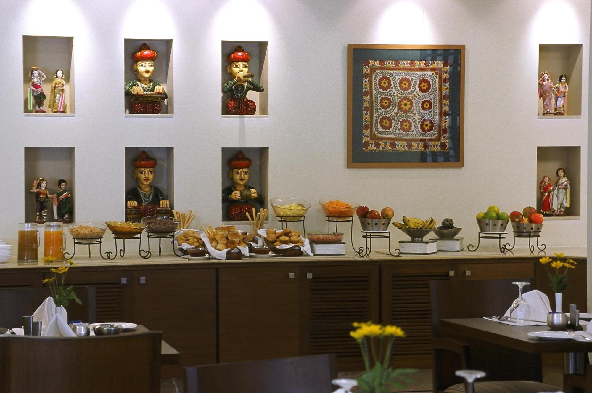 Radisson Jass Hotel, ขชุราโห ภายนอก รูปภาพ