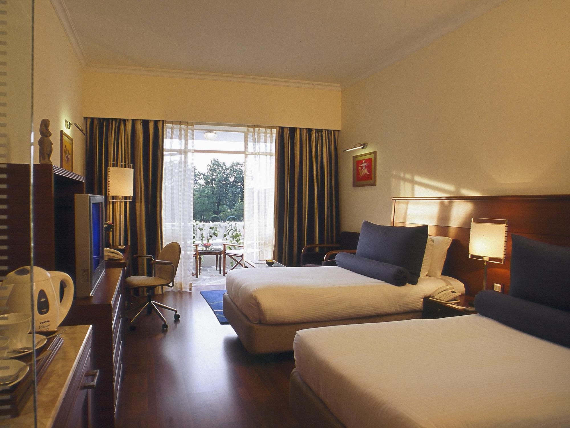 Radisson Jass Hotel, ขชุราโห ภายนอก รูปภาพ